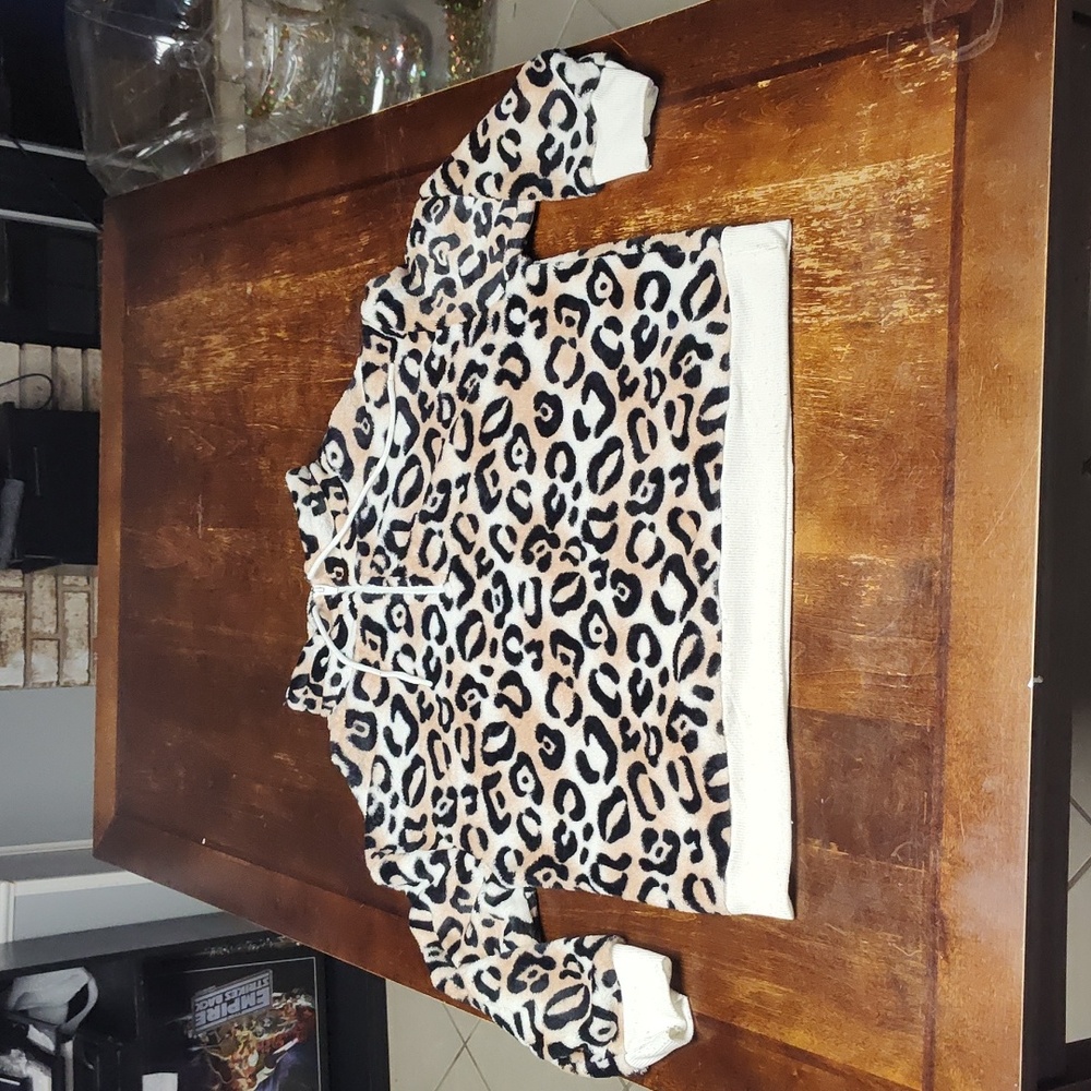 Ladies fleece pullover leopard print size Large 12-14